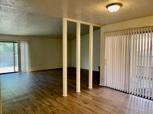 4020 Blue Flag Ln