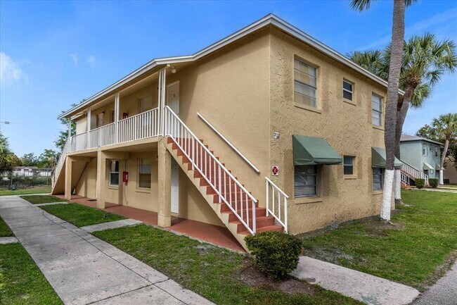 Building Photo - 709 Michigan Ct Unit 2 Rental