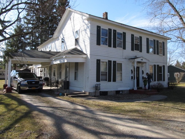 100 N Main St