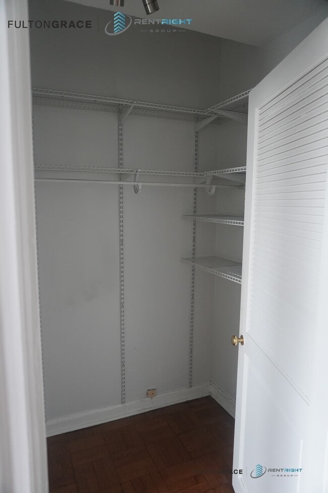 Building Photo - 534 W Stratford Pl Rental