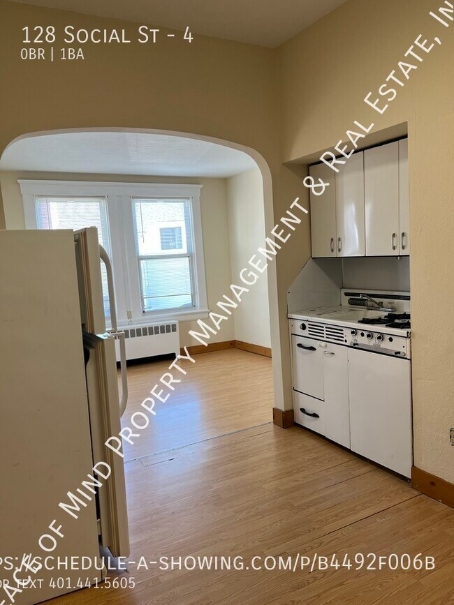 Cozy Studio with Lovely Porch Heat/HW/El... Apartment Unit 4