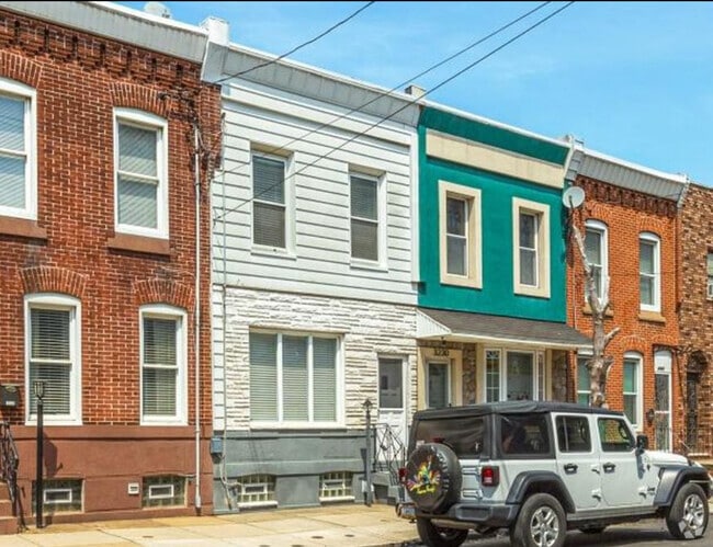Building Photo - 3228 E Thompson St Rental