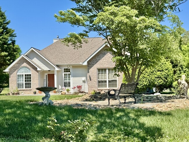 Photo - 320 Tigitsi Way