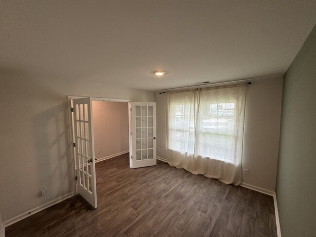 Photo - ***** $200 OFF FIRST MONTH RENT *****
