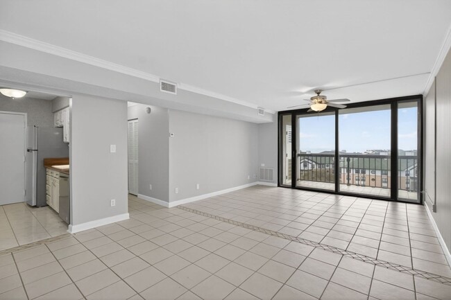 Photo - Stunning Condo With Exclusive Bay Views!