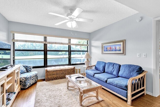 18 Plantation Dr Unit 206