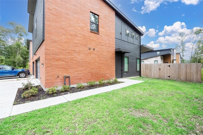 Photo - 2521 Appian Wy