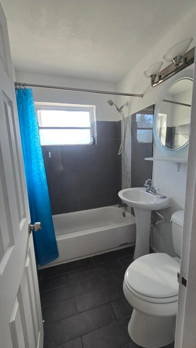 Photo - 1512 NE 28th St