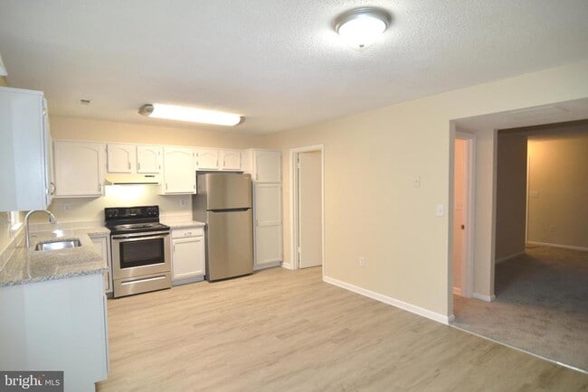 Photo - 21632 Shangri-La Wy