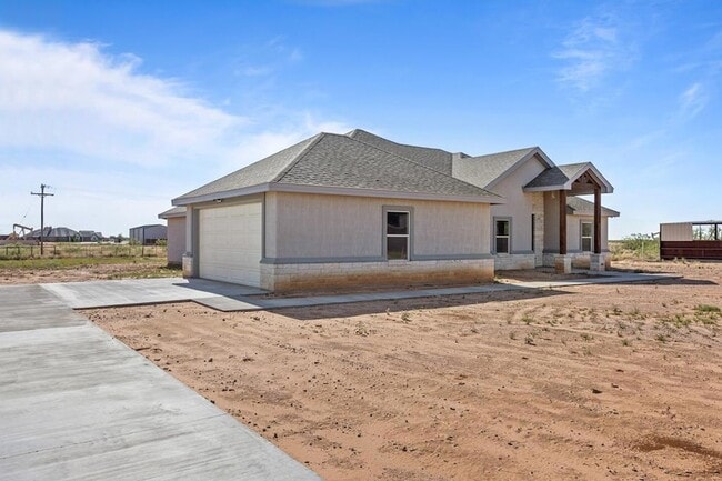 Photo - 16110 Red Deer Ave
