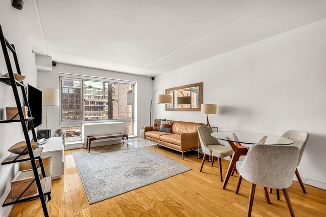 Building Photo - 555 W 23 St