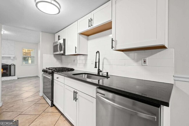 Photo - 579 Northridge Rd