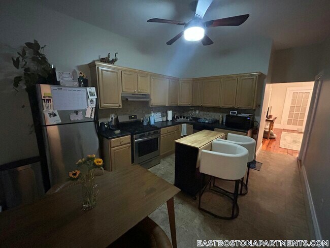 Photo - 279 Webster St Unidad 2