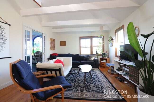 Building Photo - 40 Atherton Rd Unit 2R