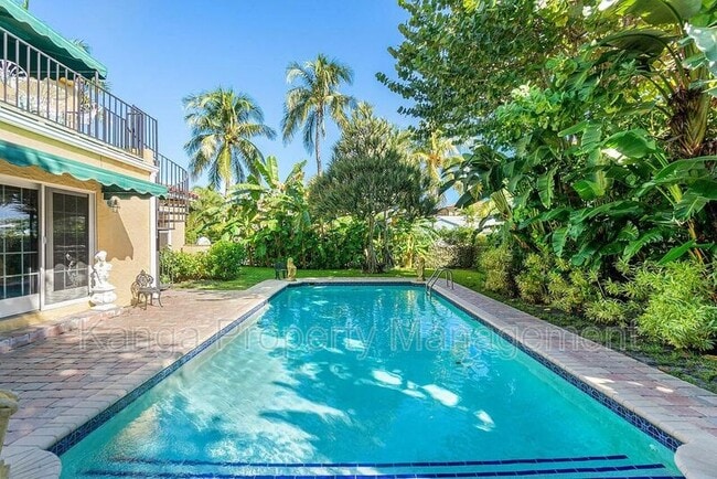 Building Photo - 194 Almeria Rd