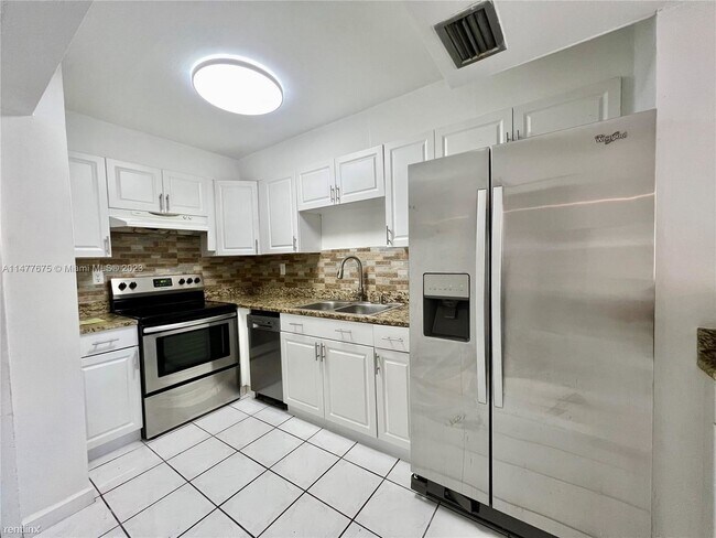 2 br, 2.5 bath House - 3234 W Trade Ave # I4 - 2 br, 2.5 bath House - 3234 W Trade Ave # I4