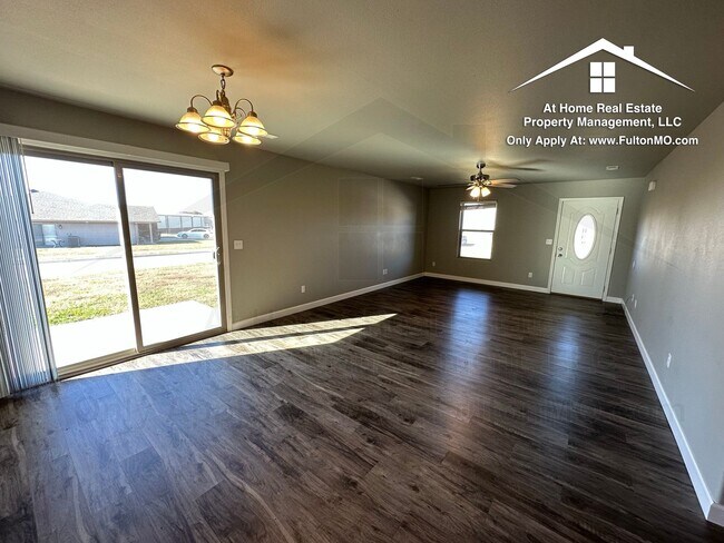 515 Commons Dr