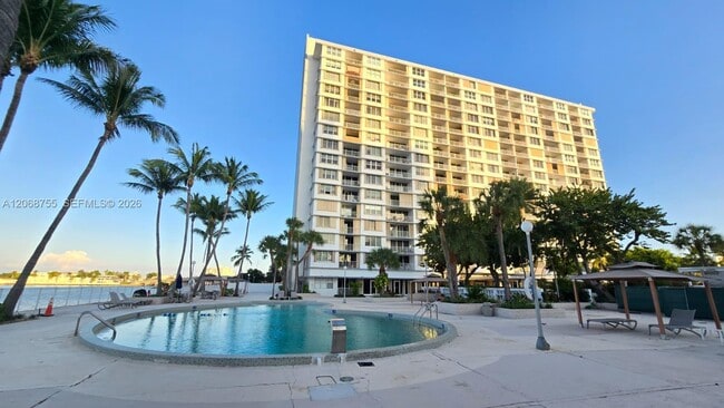 Photo - 1865 79th Street Causeway Unidad 2J