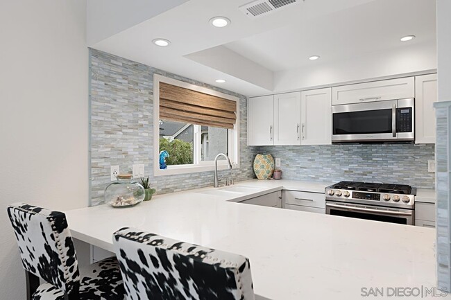 Photo - 542 Via De La Valle Townhome