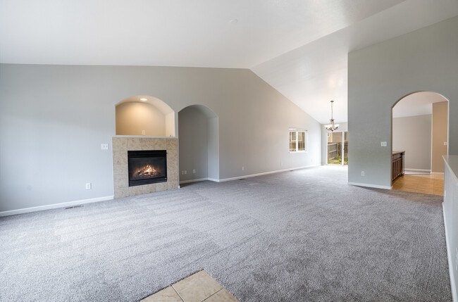 Photo - 10049 Jasper St
