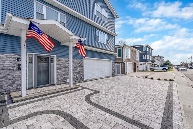 Photo - 449 Nassau Ave