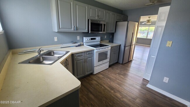 Photo - 247 College Park Dr