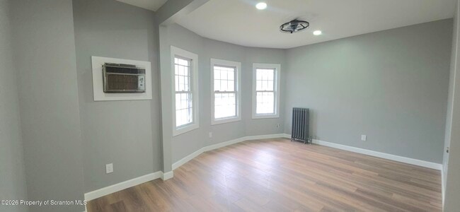 Photo - 215 S Valley Ave
