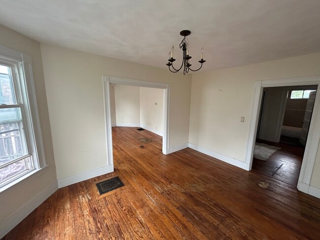 Building Photo - 27R Albion St Rental