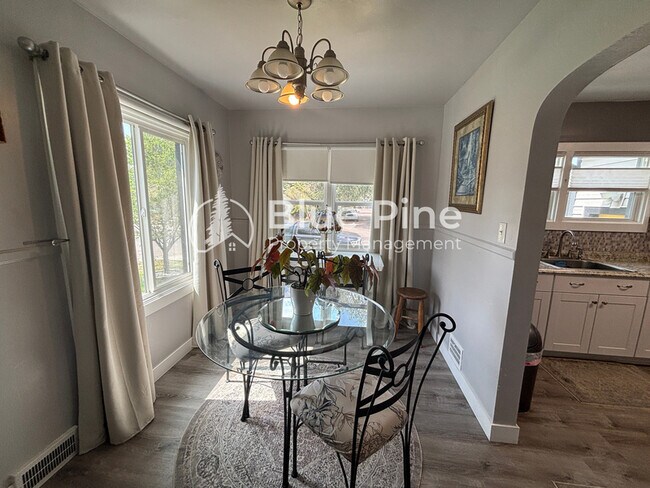 306 Lawton St Unit 2