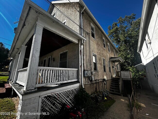 Photo - 1115 Monroe Ave