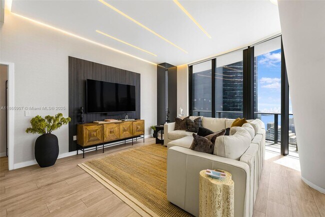 Photo - 45 SW 9th St Unidad 4603