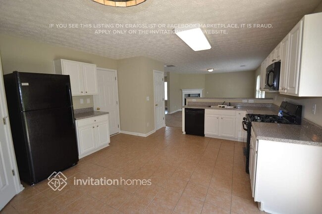 Photo - 1062 Alysum Ave SE