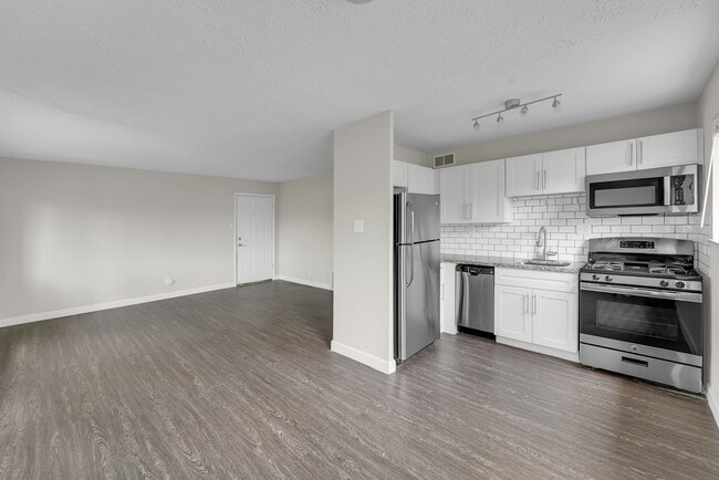 Photo - Oasis Apartments