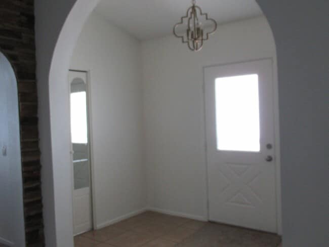 Photo - Nice 4 Bedroom + Den Home With Pool In Sou...