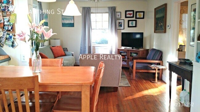 Photo - 2806 Farthing St