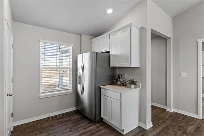 Photo - 1724 Southbridge Dr