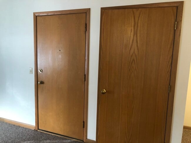 Photo - 1026 W Badger Rd Unit # 2