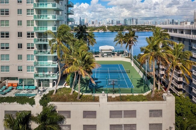 Photo - 650 West Ave