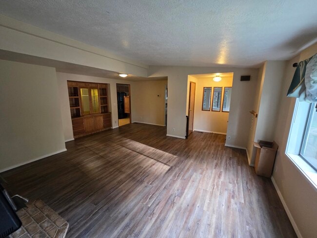 Photo - 20835 Valsetz Rd