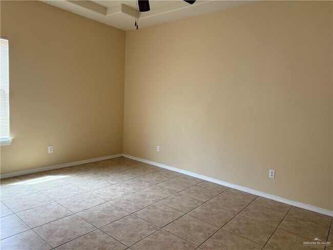 Photo - 7 South Dr Unit B