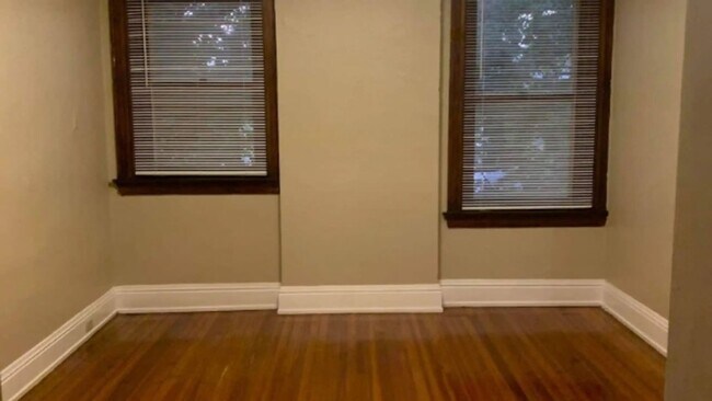 Photo - 2215 Victor St Unit #2