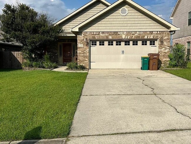 Building Photo - 17034 Date Palm Dr Rental