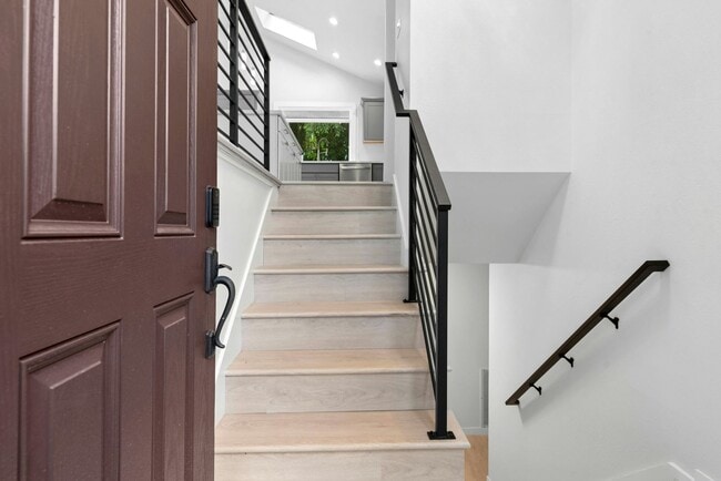 Photo - 4bd/2.5ba Bellevue Home