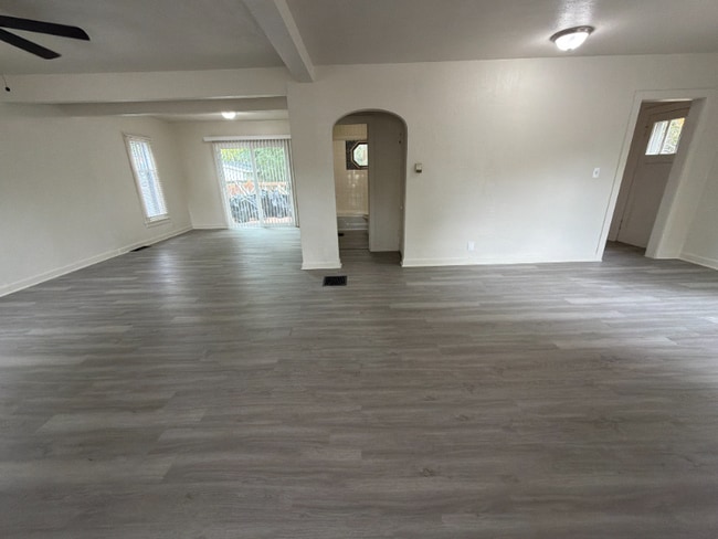 Photo - 745 Carbon St