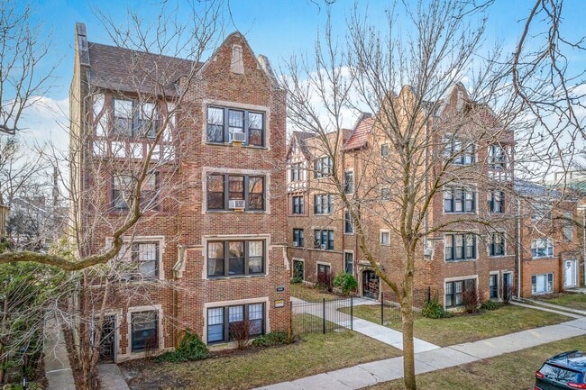 Photo - 2623 W Berwyn Ave Unit 2