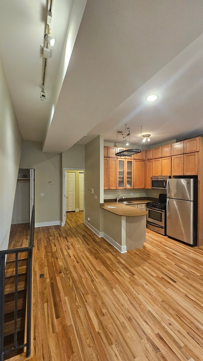 Photo - 1411 W Ohio St Unit 1f