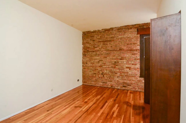 Photo - 553 W Wellington Ave Unidad 2F