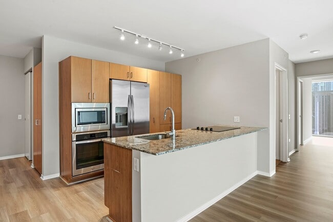 Photo - 183 E Illinois St