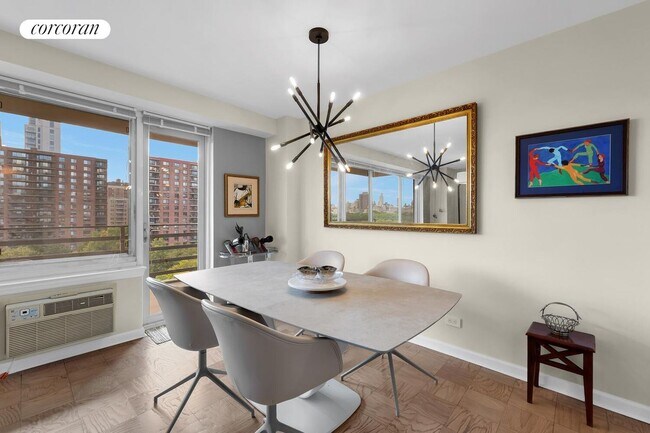 Photo - 400 Central Prk W