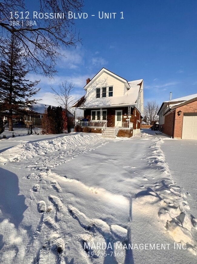 Photo - FULLY RENOVATED 3 BED/ 2.5 BATH MAIN - EAST WINDSOR INCLUSIVE W/ $150 Unité 1